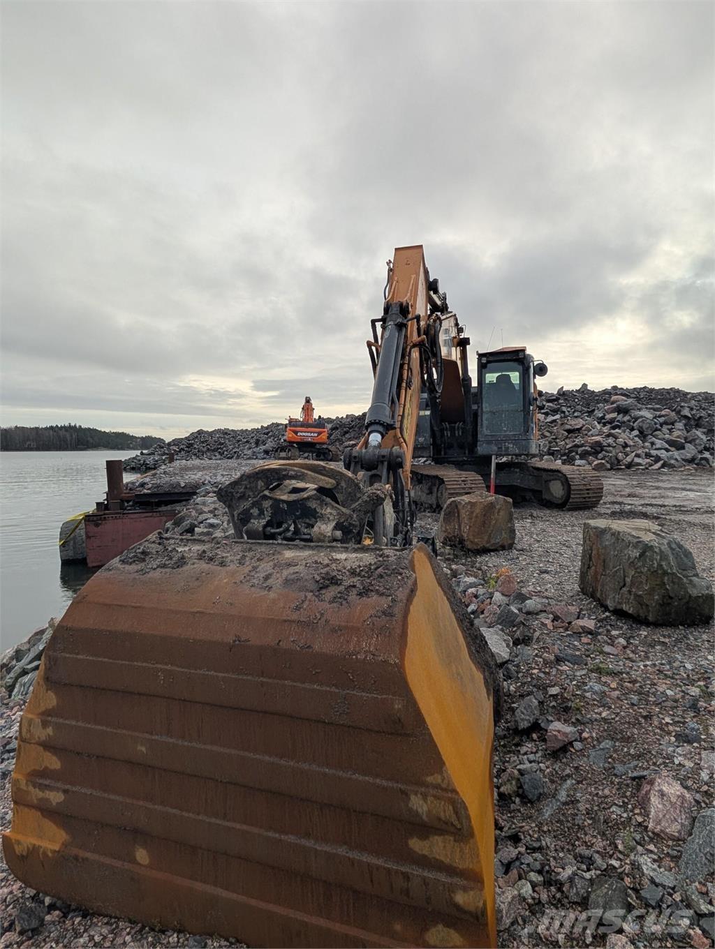 CASE CX 245D SR Raupenbagger