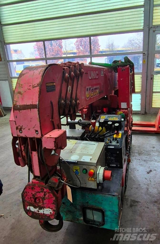 Unic 295 Minikrane