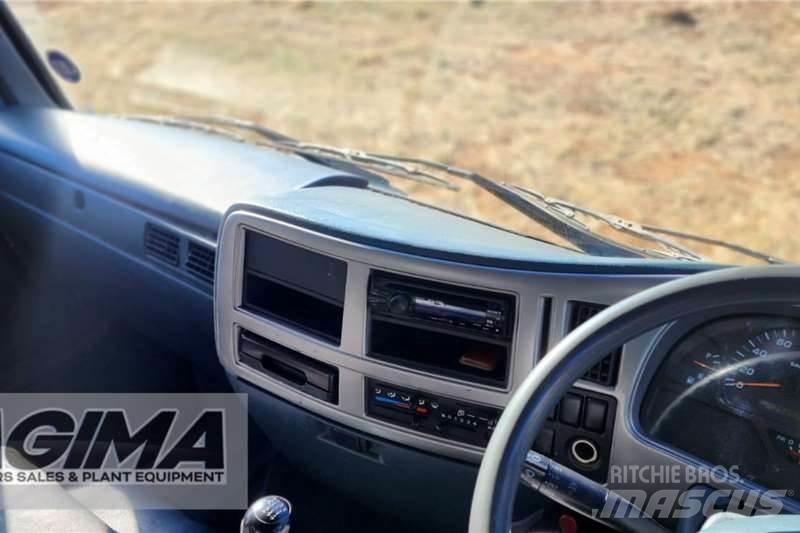 Nissan UD80 Andere Fahrzeuge
