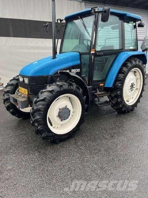 New Holland 5635 Traktoren