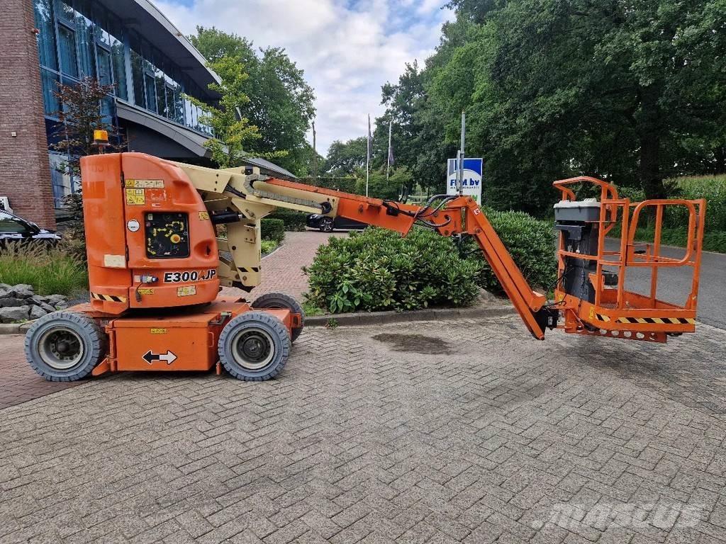 JLG E300AJP Gelenkteleskoparbeitsbühnen