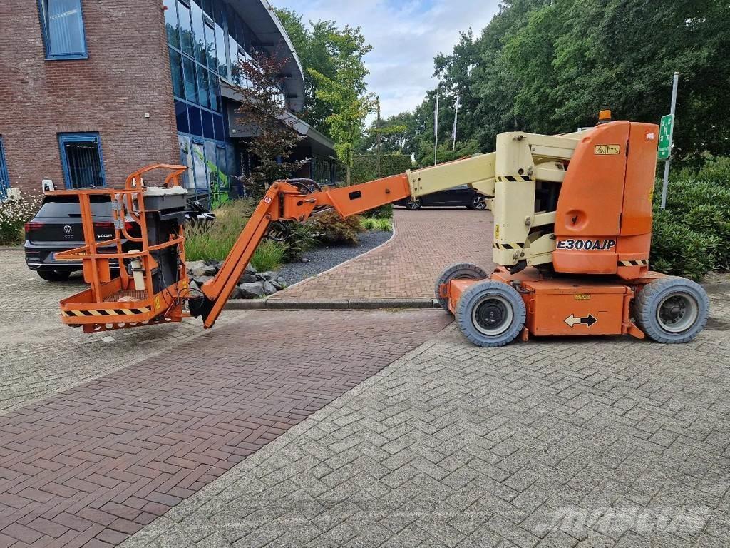 JLG E300AJP Gelenkteleskoparbeitsbühnen