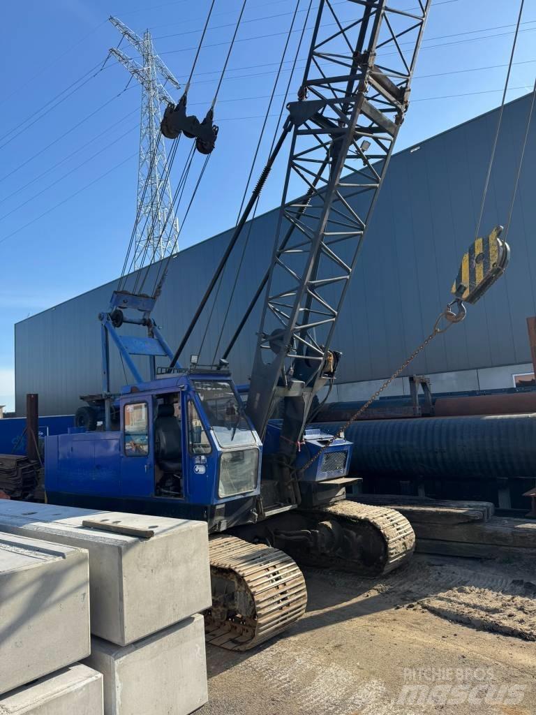 Hitachi KH 100 Raupenkrane