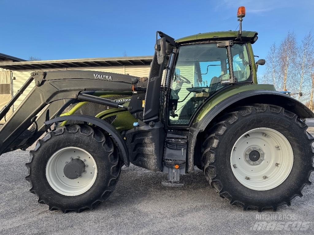 Valtra T174 EA Traktoren