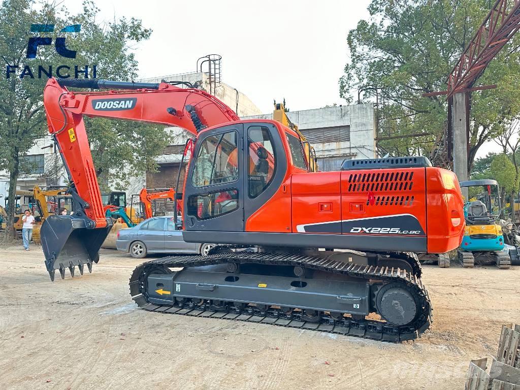 Doosan DX 225 LC Raupenbagger