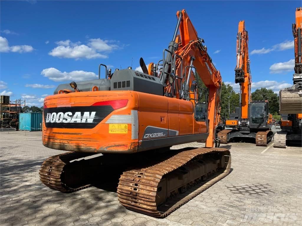 Doosan DX235LC-5 Raupenbagger