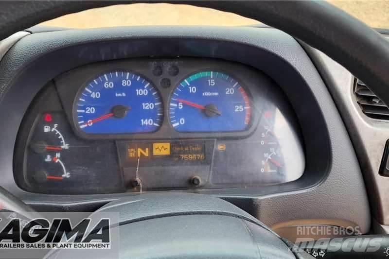 UD Quon 490 Andere Fahrzeuge