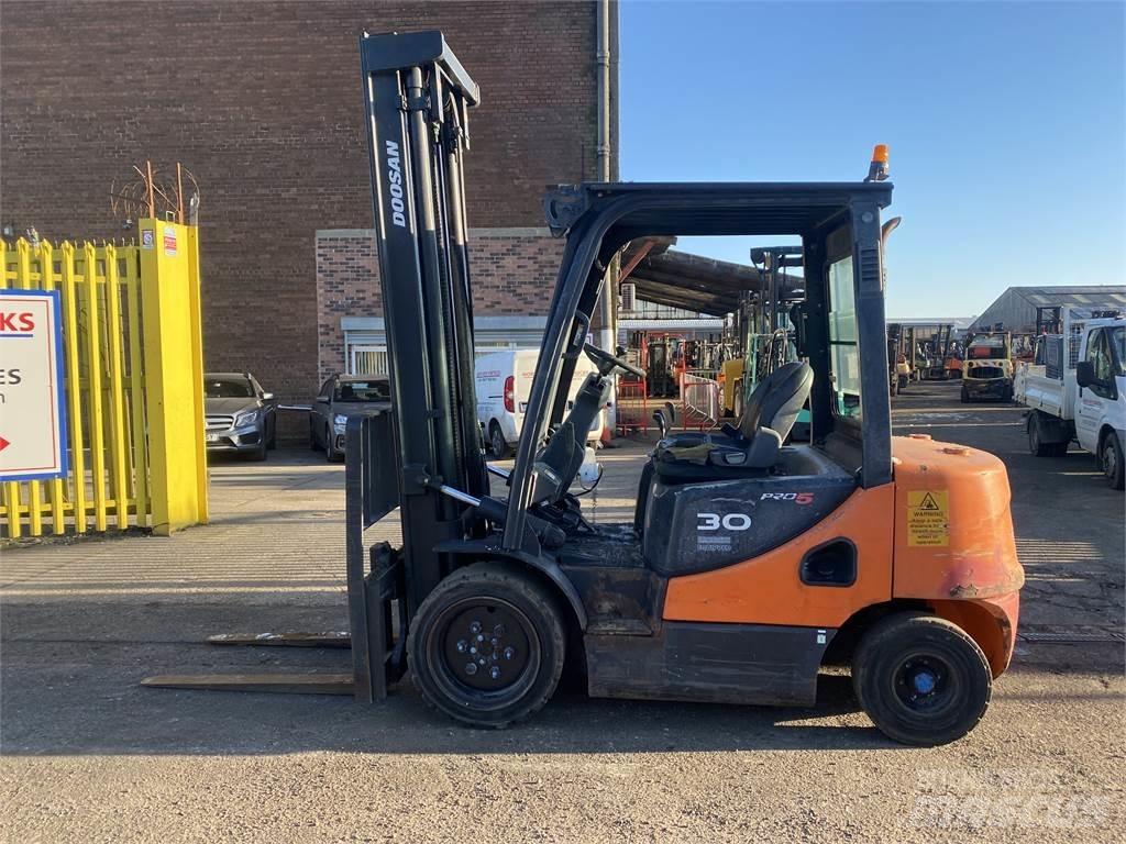 Doosan D30S-5 Dieselstapler