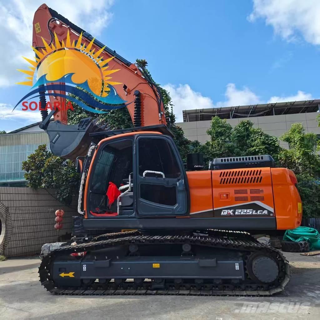 Doosan DX 225 LCA Raupenbagger