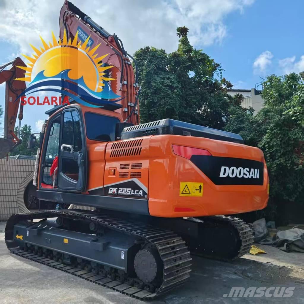 Doosan DX 225 LCA Raupenbagger