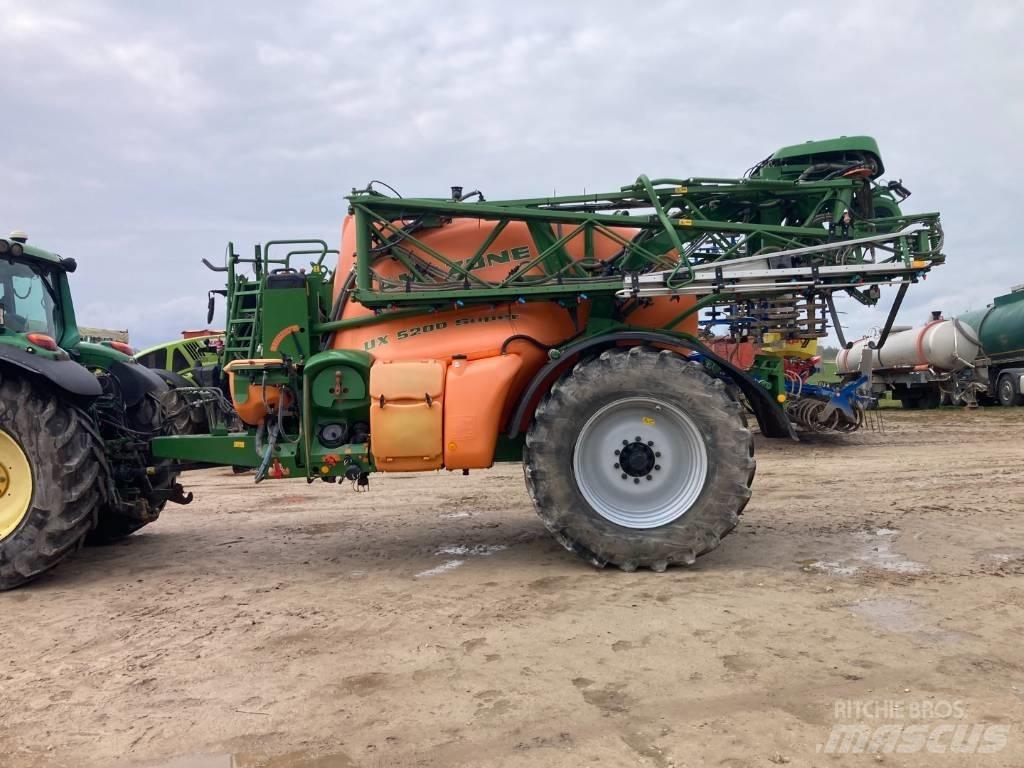Amazone UX 5200 Anhängespritzen