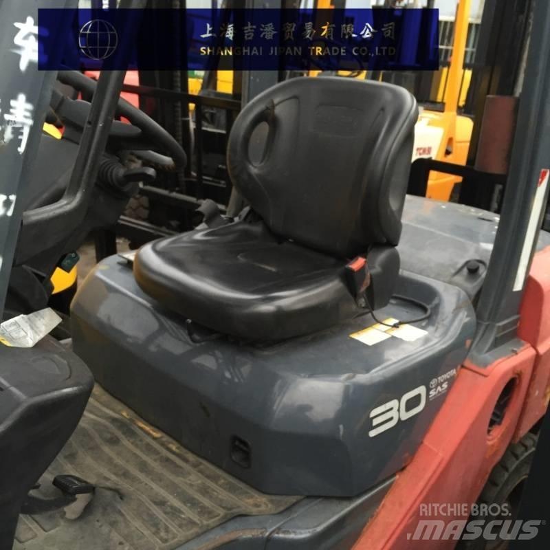 Toyota 8 FD 30 Dieselstapler