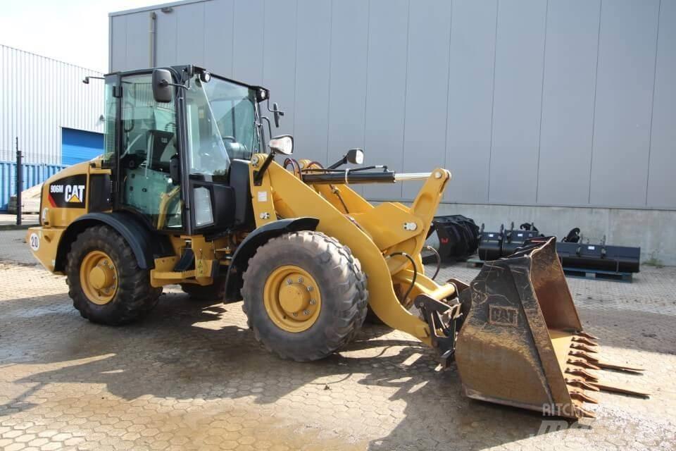 CAT 906M Radlader