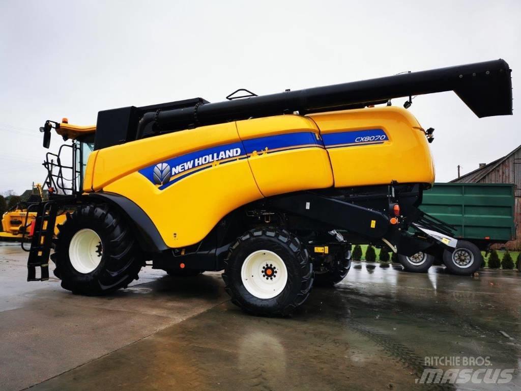 New Holland CX8070 Mähdrescher