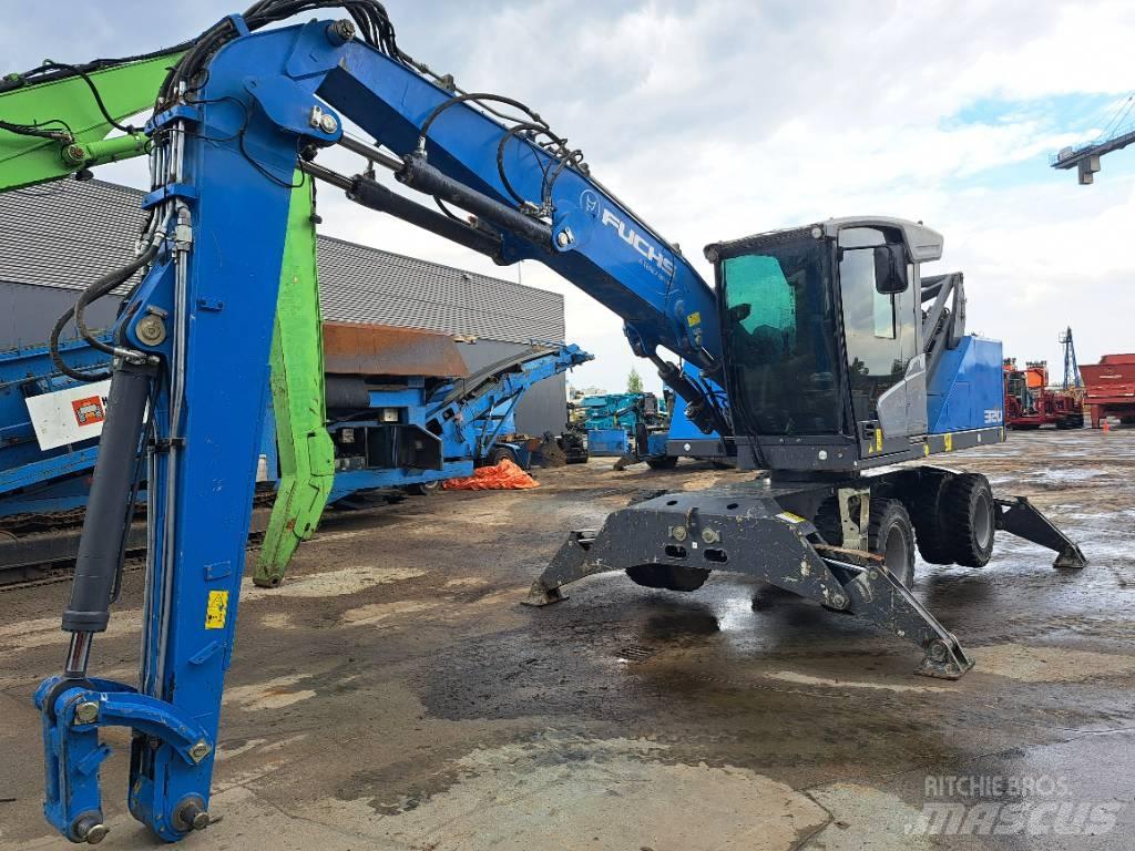 Fuchs MHL320F Materialumschlag