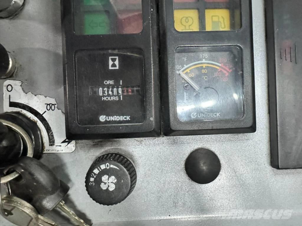 Combilift C3000CB Seitenstapler