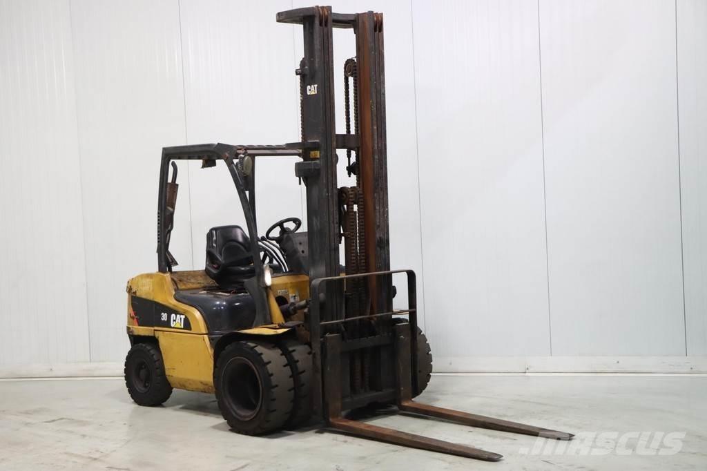 CAT DP30N Dieselstapler