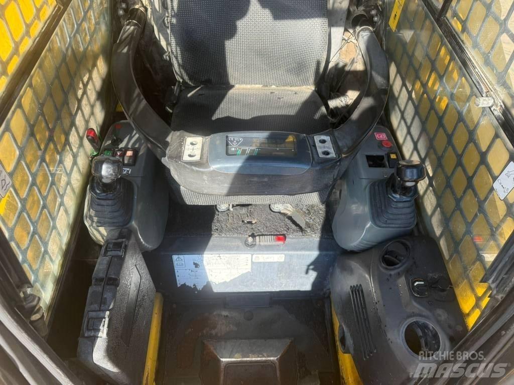 Komatsu SK 820-5 Kompaktlader
