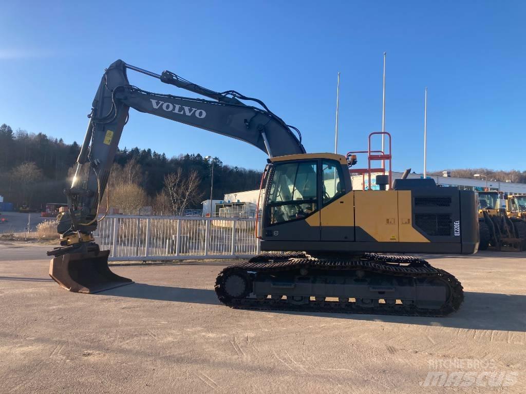 Volvo EC 220 E Raupenbagger