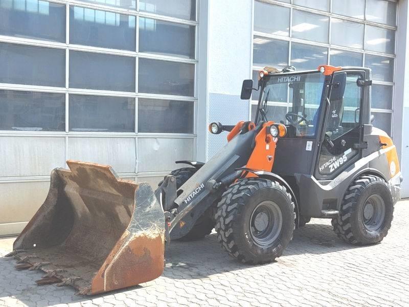 Hitachi ZW 95-6 Kompaktlader