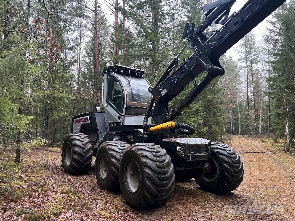 Logset 8 HGT Harvester