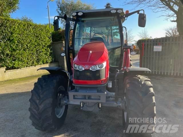 Massey Ferguson 5712 Traktoren