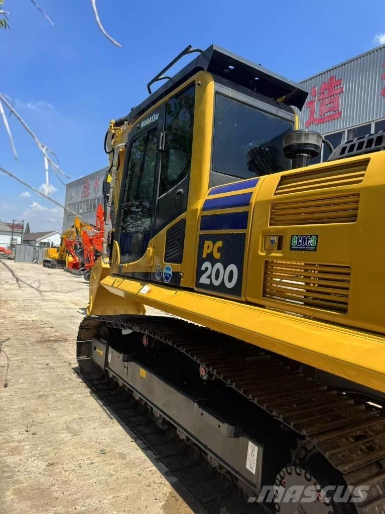 Komatsu PC 200 8N Raupenbagger