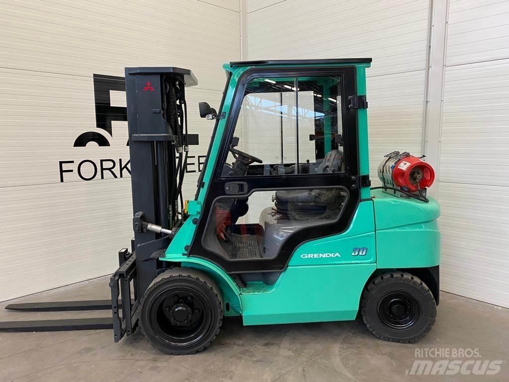Mitsubishi FG30N Gasstapler