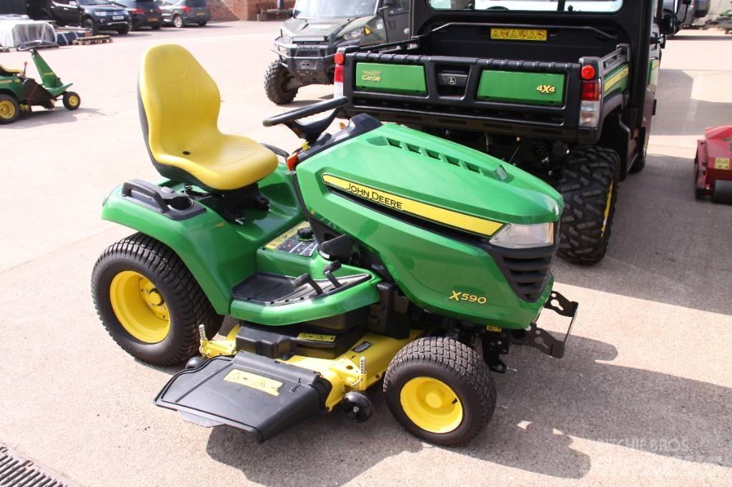 John Deere X 590 Reitermäher