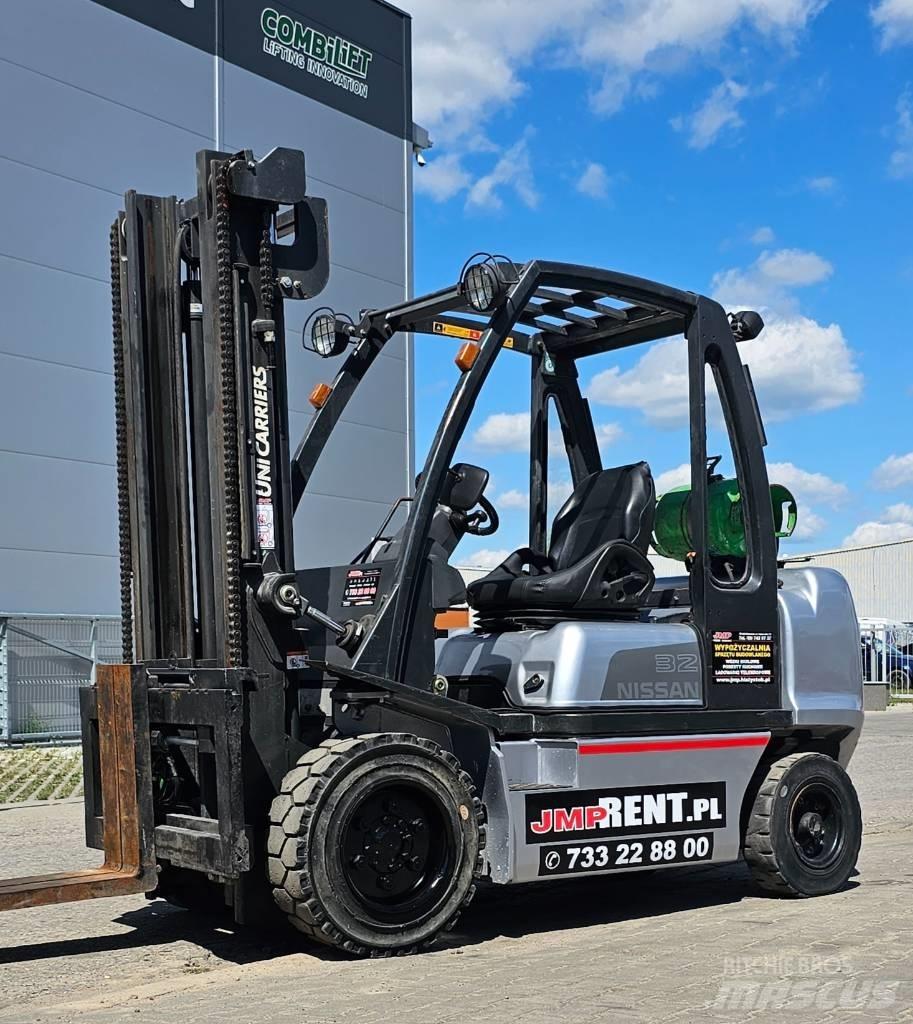 Nissan UG1D2A32LQ Gasstapler