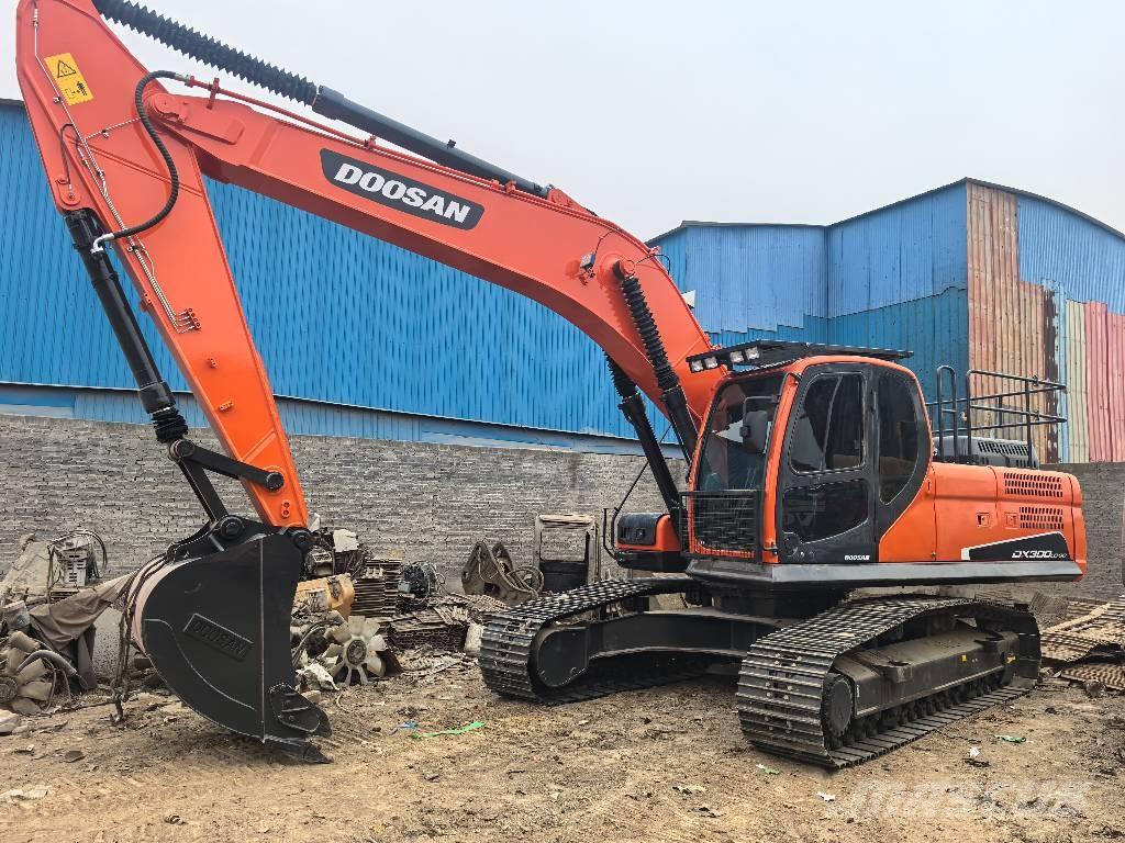 Doosan DX300 Raupenbagger