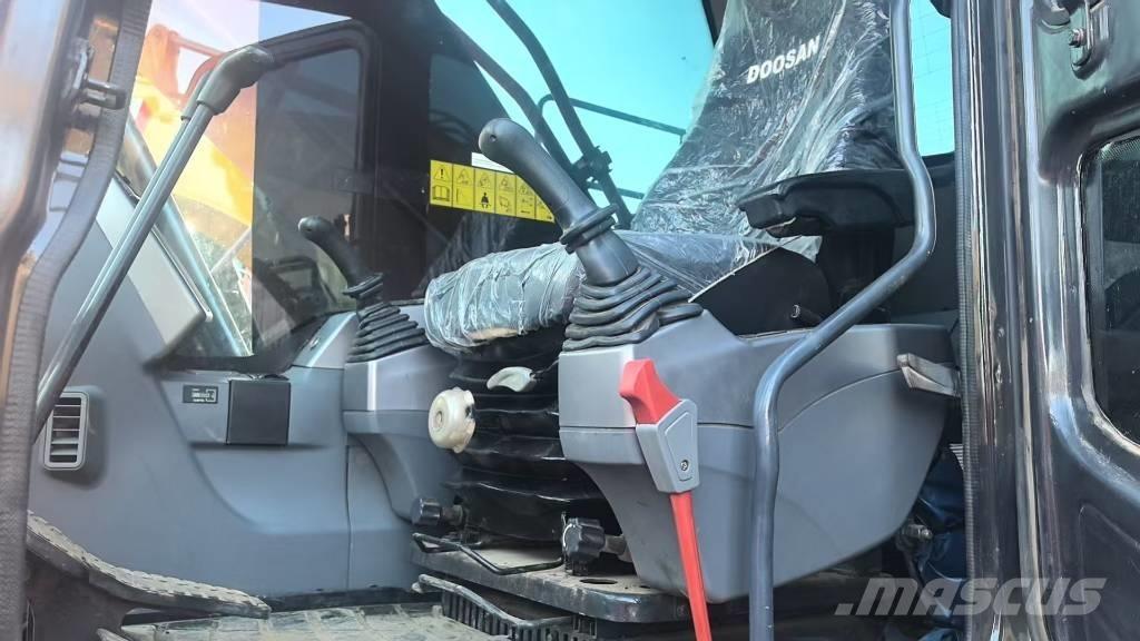 Doosan DX300 Raupenbagger