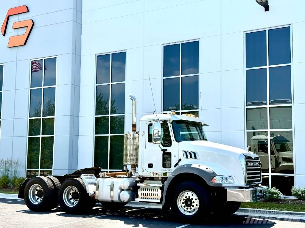 Mack GU 813 Sattelzugmaschinen