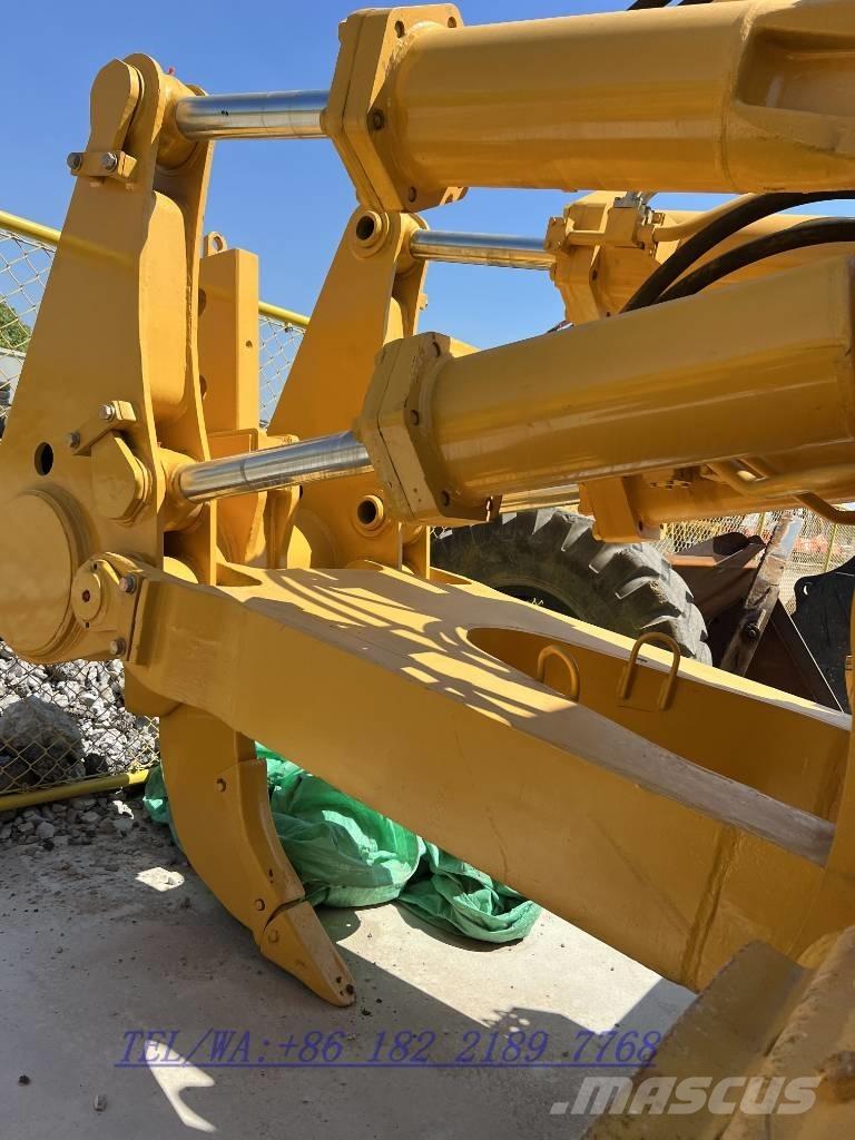 Shantui SD32 Bulldozer