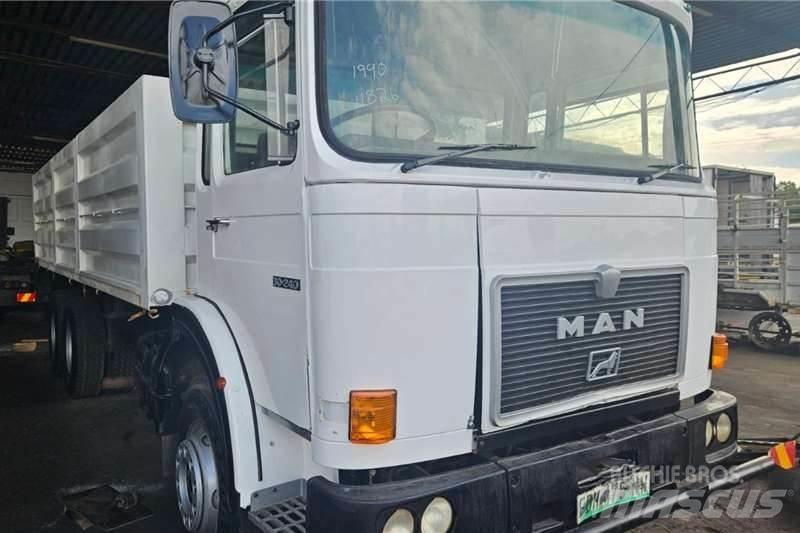 MAN 30-240 Andere Fahrzeuge