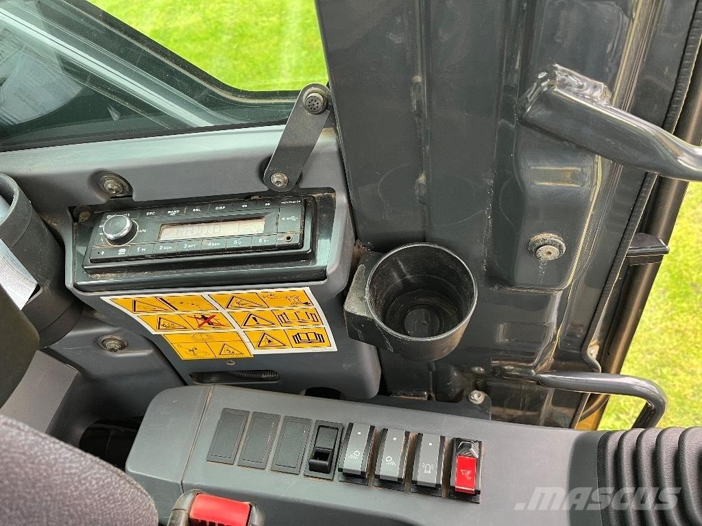Komatsu PW 118 Mobilbagger
