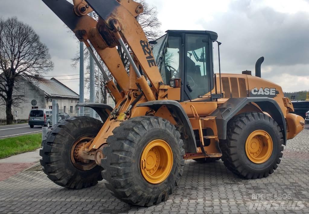 CASE 821 E Radlader