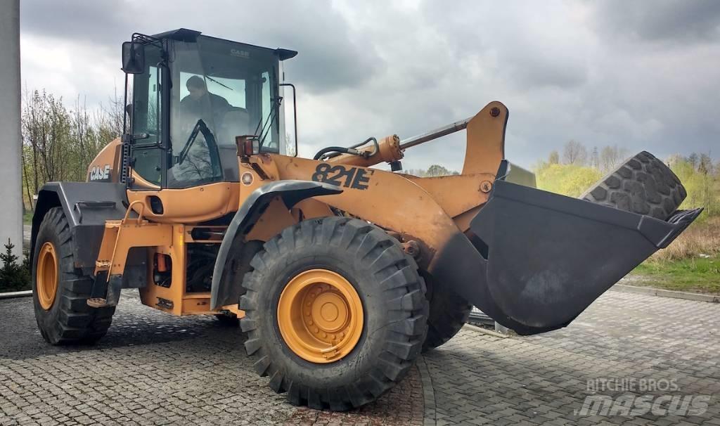 CASE 821 E Radlader