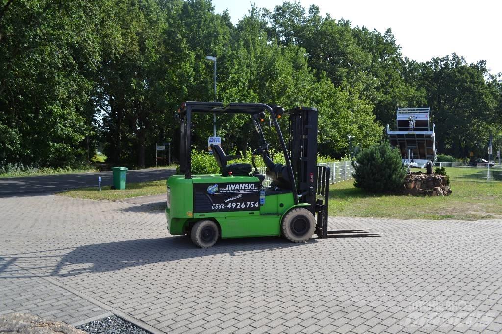 Hyundai 32 B-7 Elektrostapler