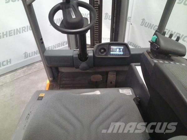 Jungheinrich EFG 320 Elektrostapler