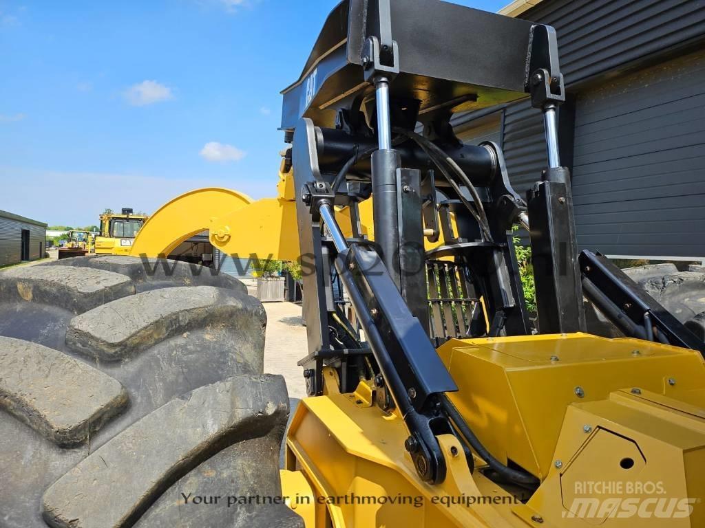 CAT 545 C Stammholzschlepper