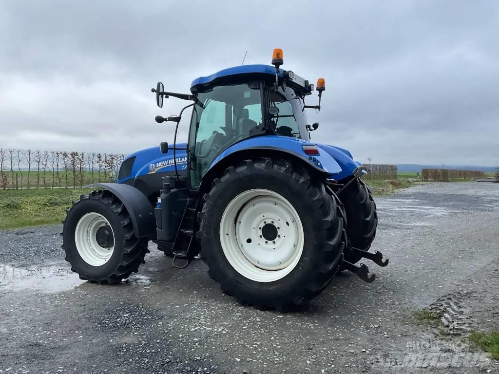 New Holland T 7.210 Traktoren