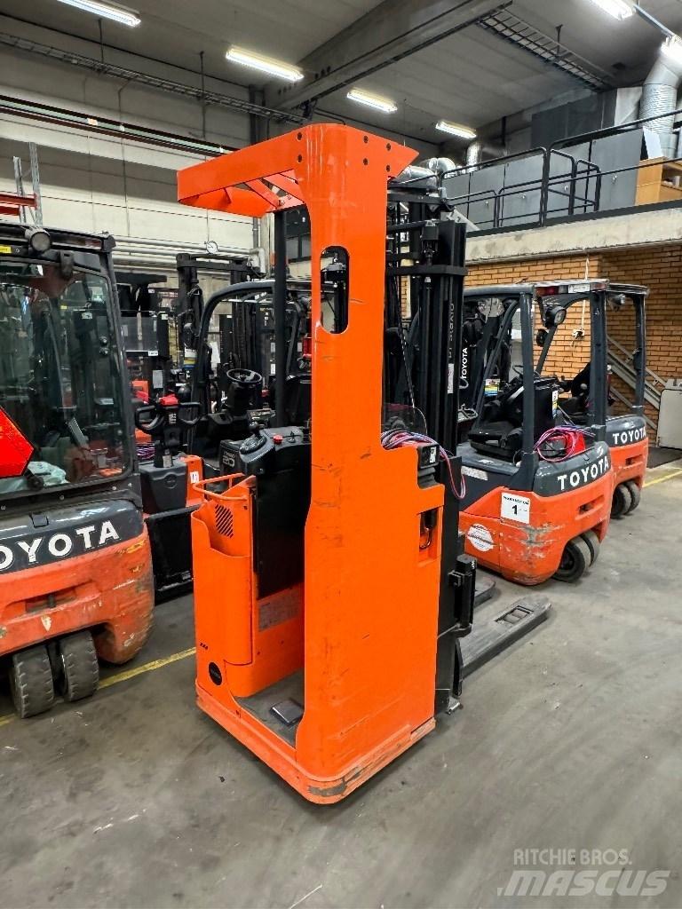 Toyota SSE135L Selbstfahrstapler