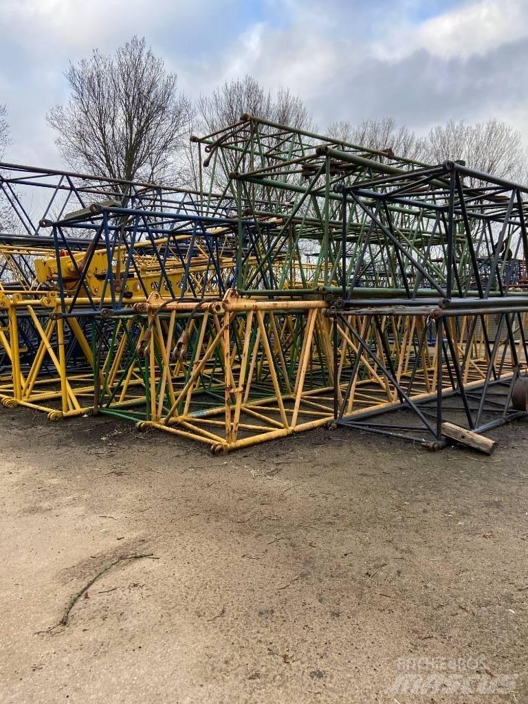  Several boom parts Kran-Teile und Zubehör