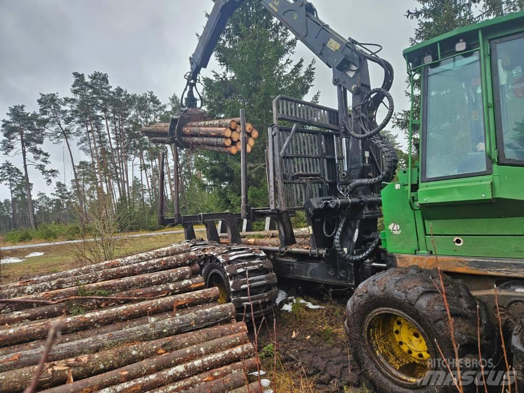 John Deere 1110 D Forwarder