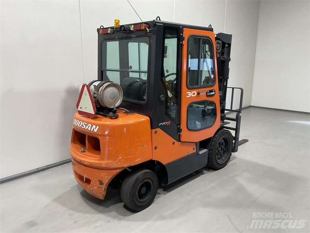 Doosan G30E-5 Gasstapler