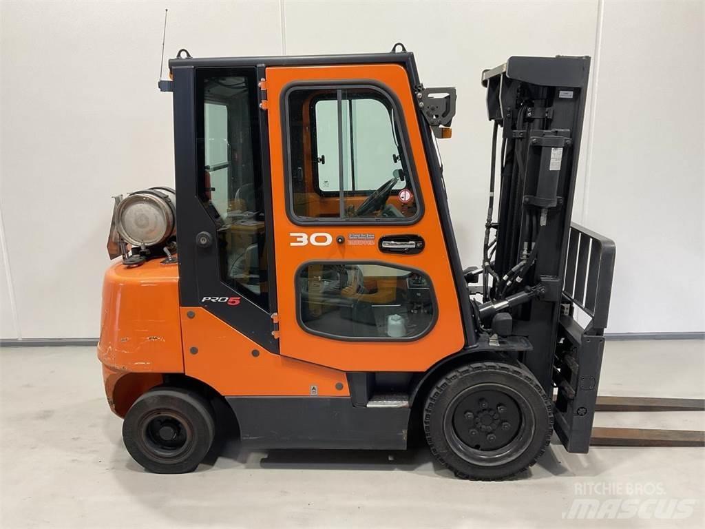 Doosan G30E-5 Gasstapler