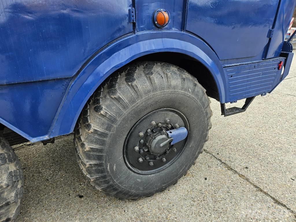 Tatra 813 8x8 KOLOS Wechselfahrgestell