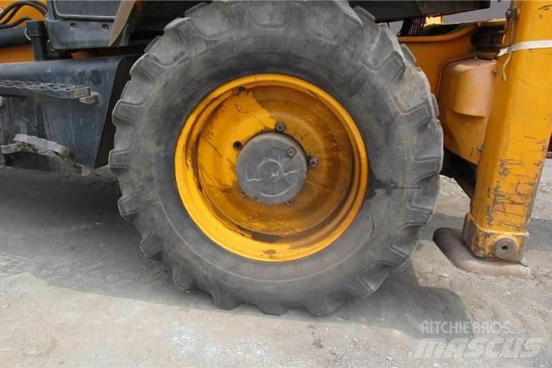 JCB 3DX4 Baggerlader