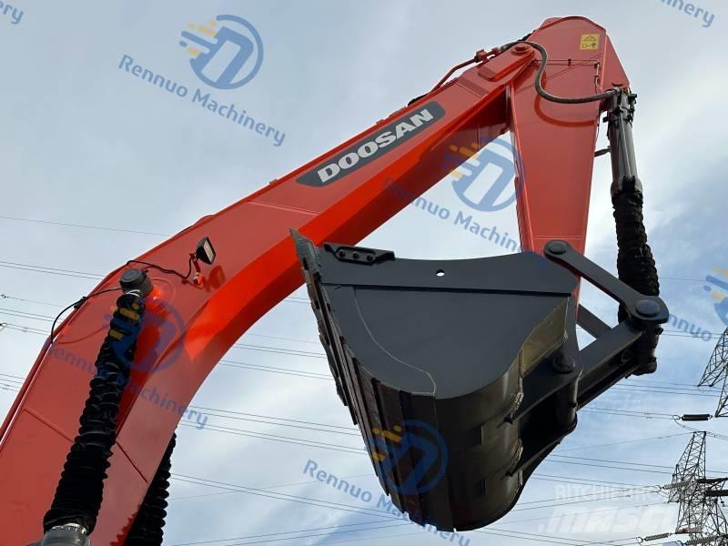 Doosan DX 300LC-9C Raupenbagger